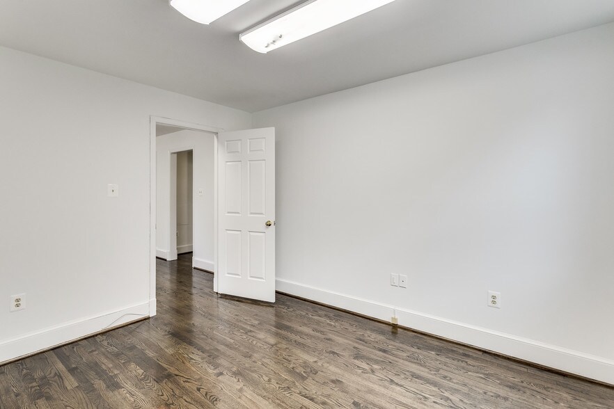 More Photos Of 123 N Henry St, Alexandria Office For Lease