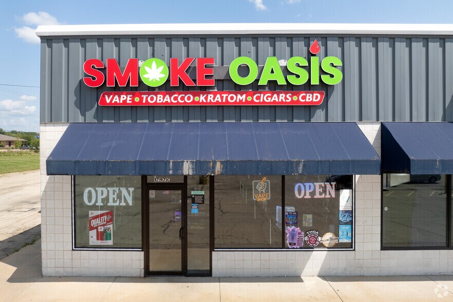 More Photos Of 1801 S West Ave, Freeport Storefront For Sale