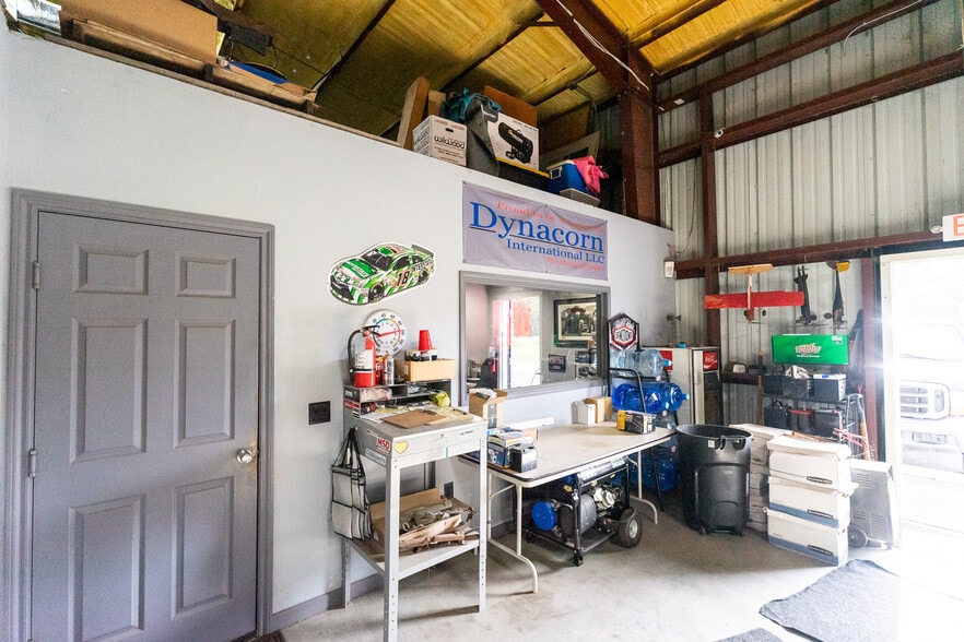 More Photos Of 1201 Steele Rd, Alvin Industrial For Sale
