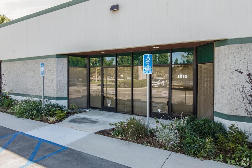 More Photos Of 9347-9357 Eton Ave, Chatsworth Light Manufacturing For Lease