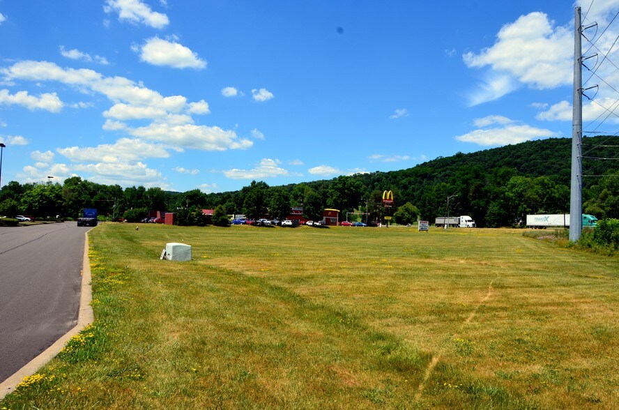 More Photos Of 220 Ennis Ln, Towanda Land For Lease