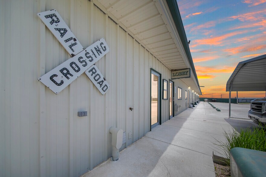 More Photos Of 60 Hickory Ave, Akron Hotel For Sale