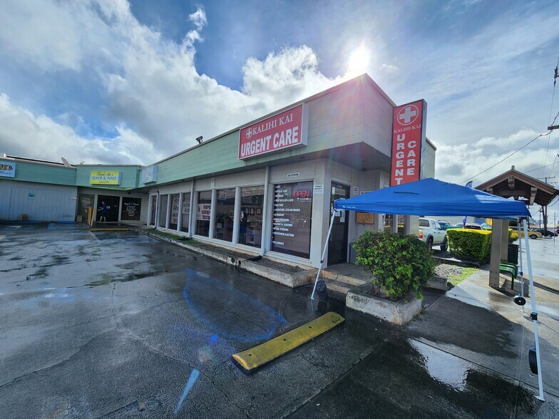 More Photos Of 2070 N King St, Honolulu Freestanding For Lease