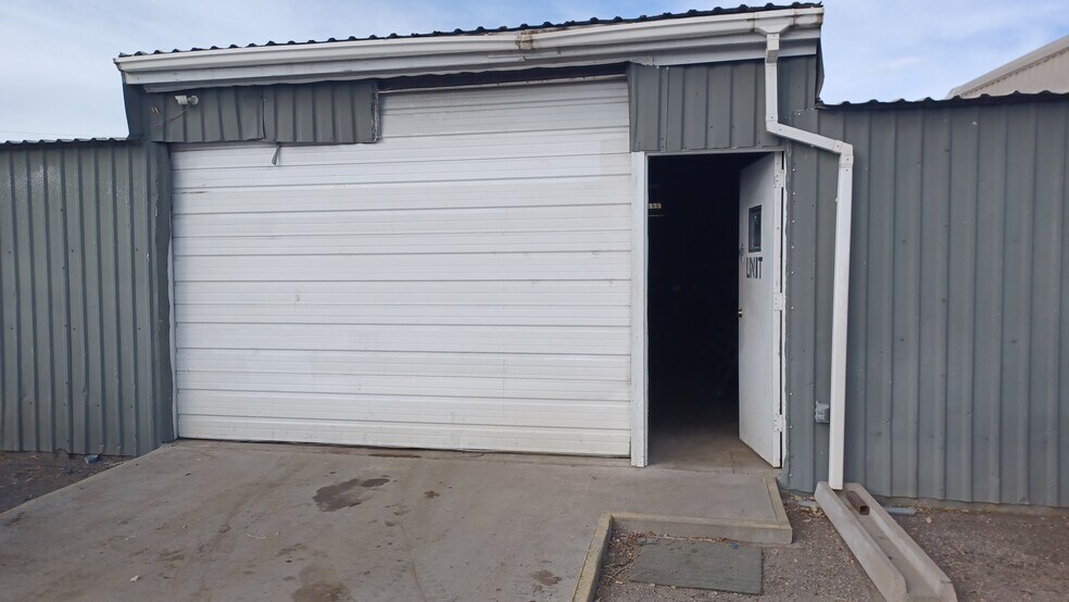 More Photos Of 8777 Brighton Rd, Henderson Warehouse For Lease