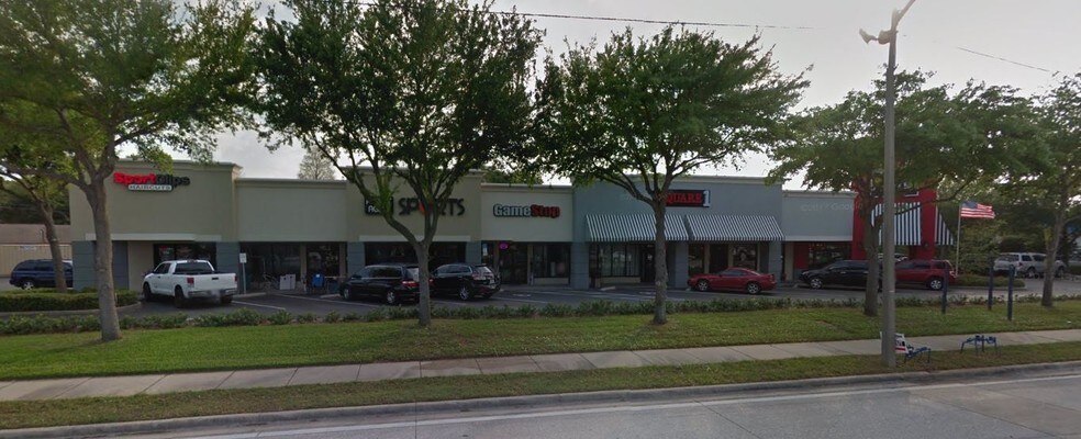 More Photos Of 3942 Tyrone Blvd N, Saint Petersburg General Retail For Lease
