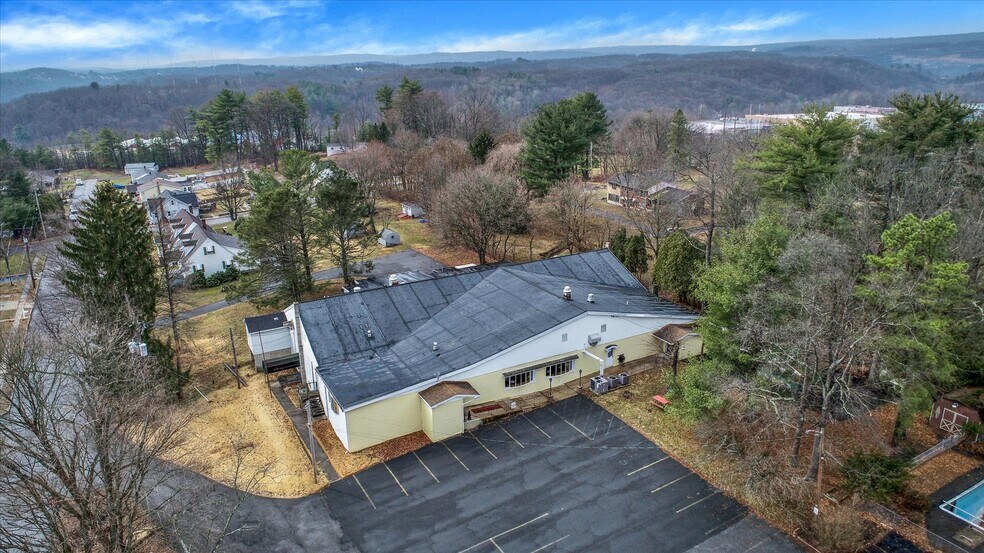 More Photos Of 145 Chamberlaine Ave, Pottsville Flex For Sale