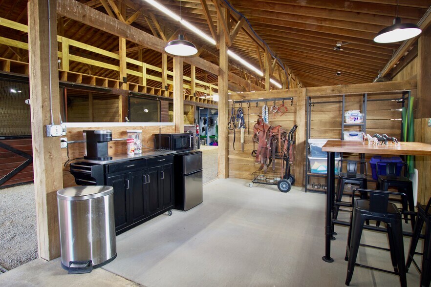 More Photos Of 3476 Fairview Rd, Lewisburg Specialty For Sale