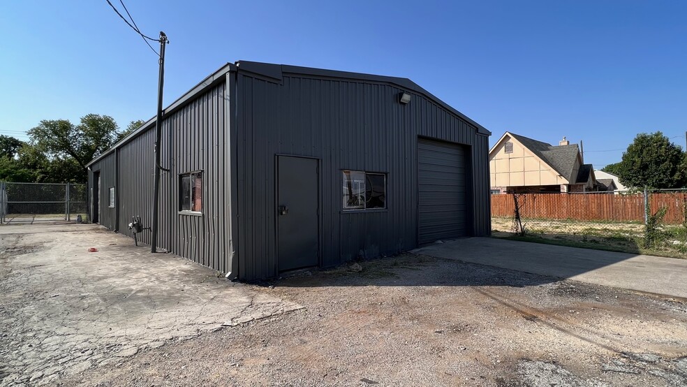 Primary Photo Of 2514 Burbank St, Dallas Industrial For Lease