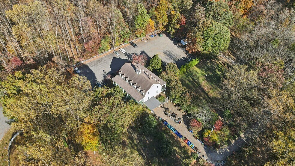 More Photos Of 5309 S Seminole Trl, Madison Storefront For Sale