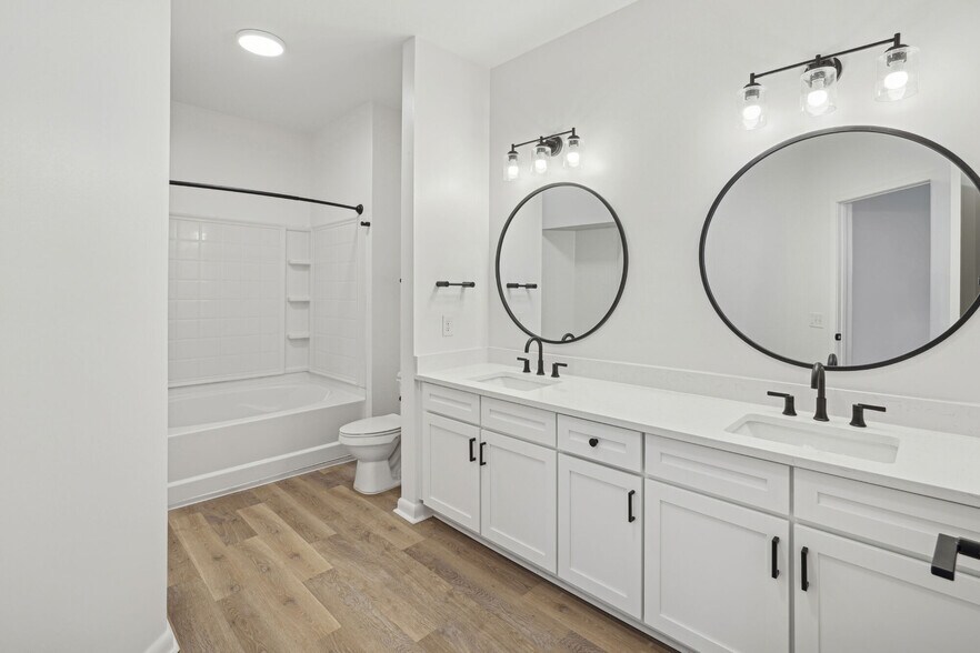 More Photos Of 725-735 Coleman Blvd, Mount Pleasant Apartments For Lease