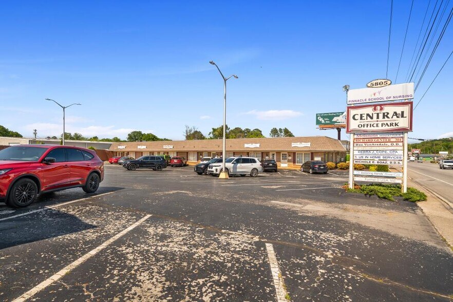More Photos Of 5803-5805 Lee Hwy, Chattanooga Medical For Sale