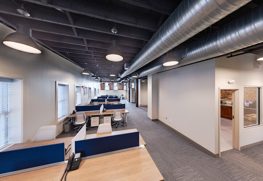 More Photos Of 366-386 Main St, Middletown Office For Lease