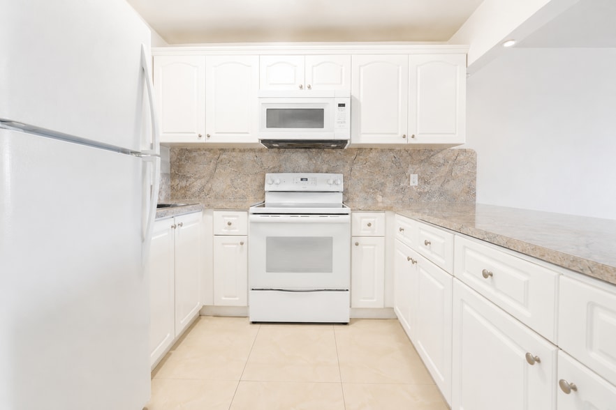 More Photos Of 2400 NW 16th Street Rd, Miami Apartments For Sale