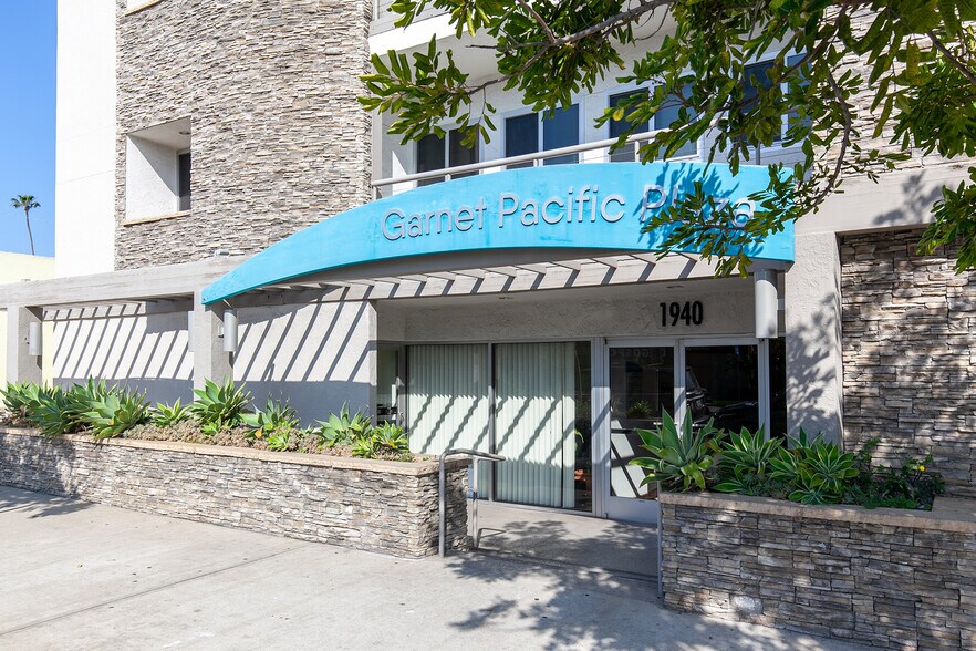 More Photos Of 1940 Garnet Ave, San Diego Medical For Sale