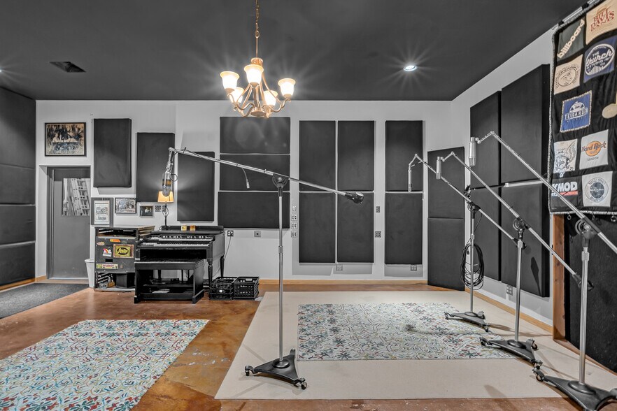 More Photos Of 1431 E 3rd St, Tulsa Specialty For Sale