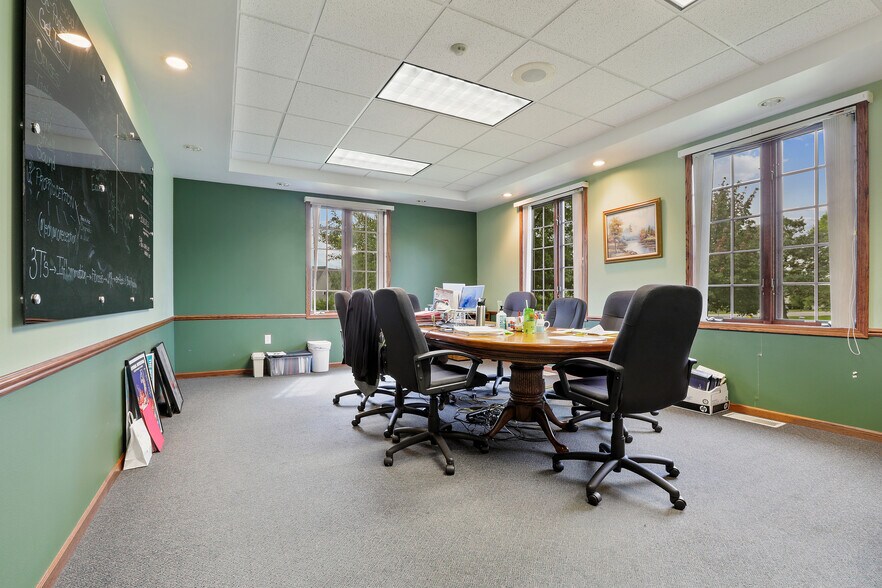 More Photos Of 952 S Park Ave, Fond Du Lac Medical For Lease