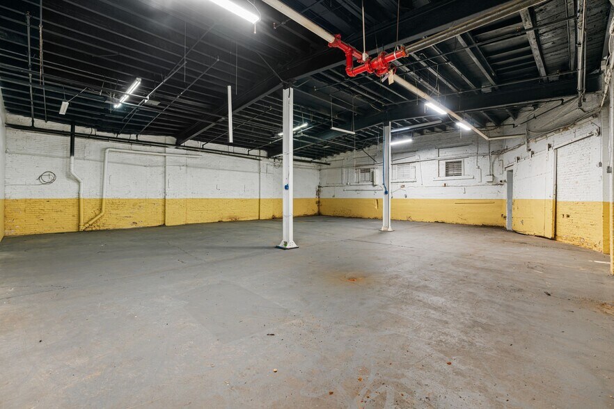 More Photos Of 4260 Tackawanna St, Philadelphia Warehouse For Lease