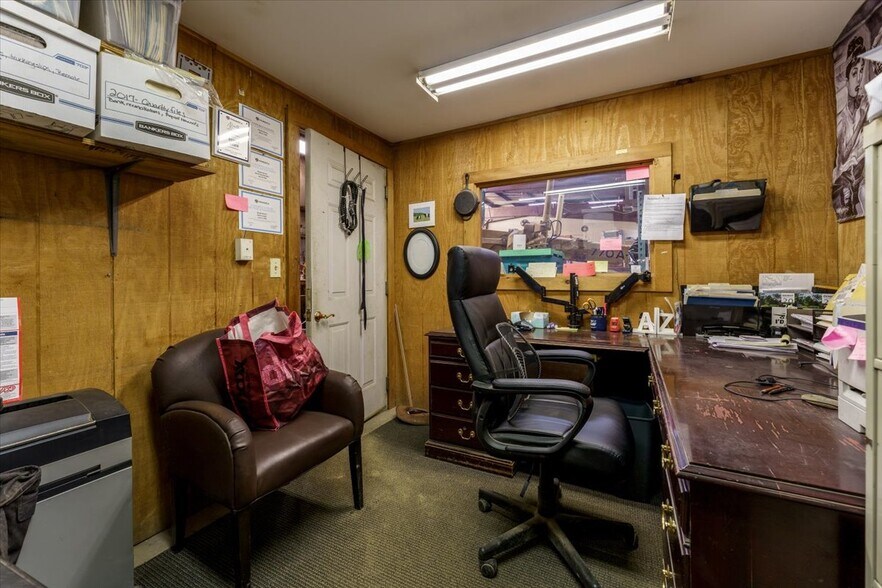 More Photos Of 66 Andrews Rd, Biddeford Warehouse For Sale