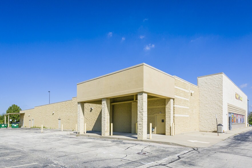 More Photos Of 3880 E Main St, St Charles Freestanding For Lease