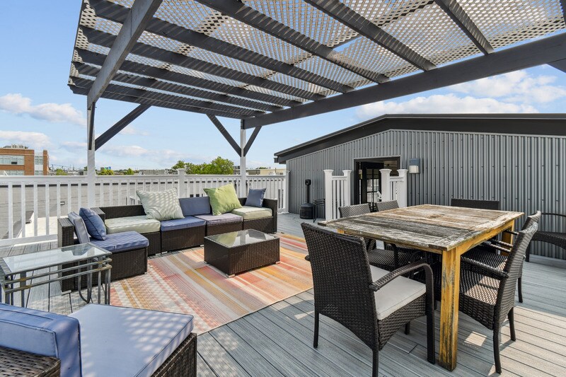 More Photos Of 3840 Bank St, Baltimore Flex For Sale