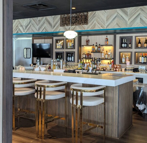 More Photos Of 4870 University Dr NW, Huntsville Hotel For Sale