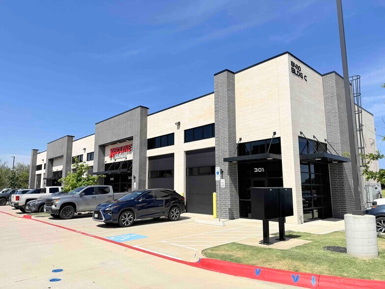 More Photos Of 8400 W University Dr, McKinney Flex For Lease