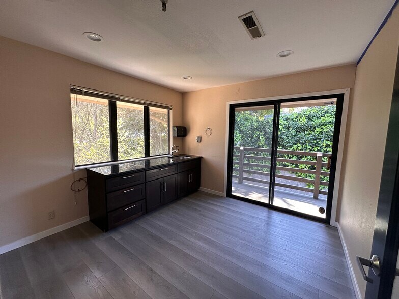 More Photos Of 910 Major Sherman Ln, Monterey Medical For Lease