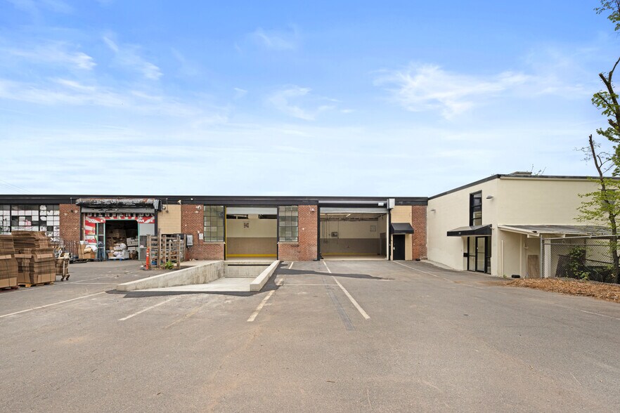 More Photos Of 349 Chestnut St, Passaic Warehouse For Lease