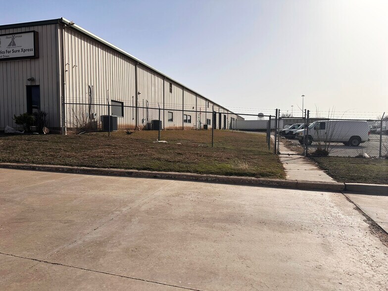 More Photos Of 6420 S Air Depot Blvd, Oklahoma City Manufacturing For Sale