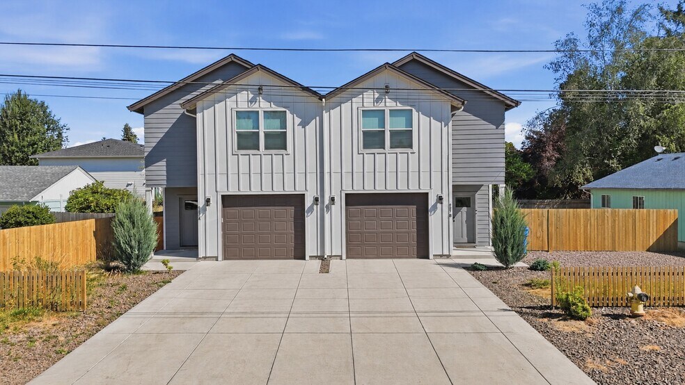More Photos Of , Kelso Multifamily For Sale