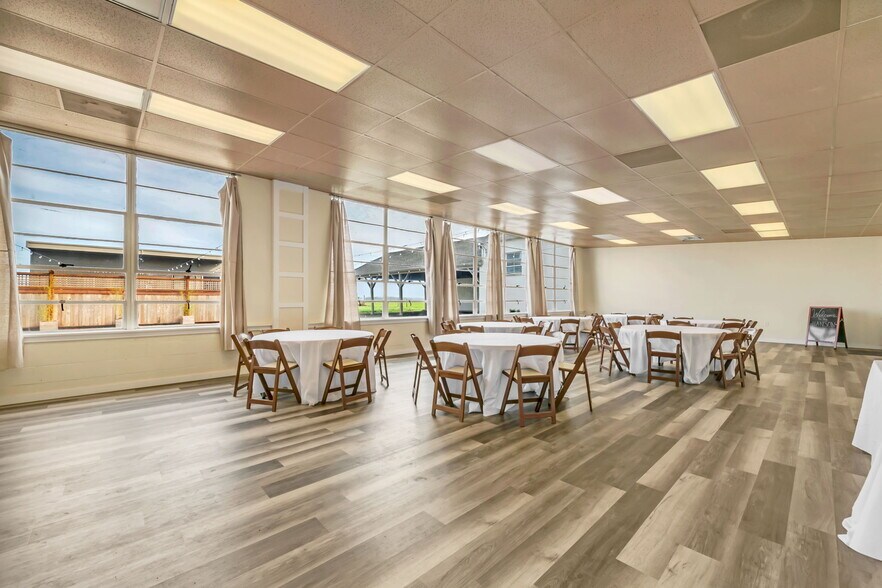 More Photos Of 31414 Harris Dr, Harrisburg Lodge Meeting Hall For Sale