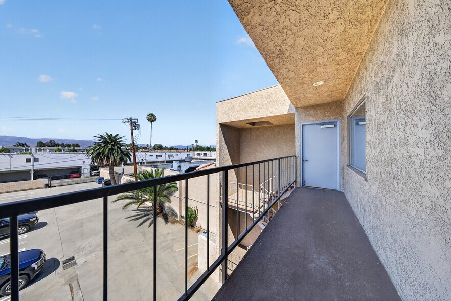 More Photos Of 20847 Sherman Way, Canoga Park Office For Sale