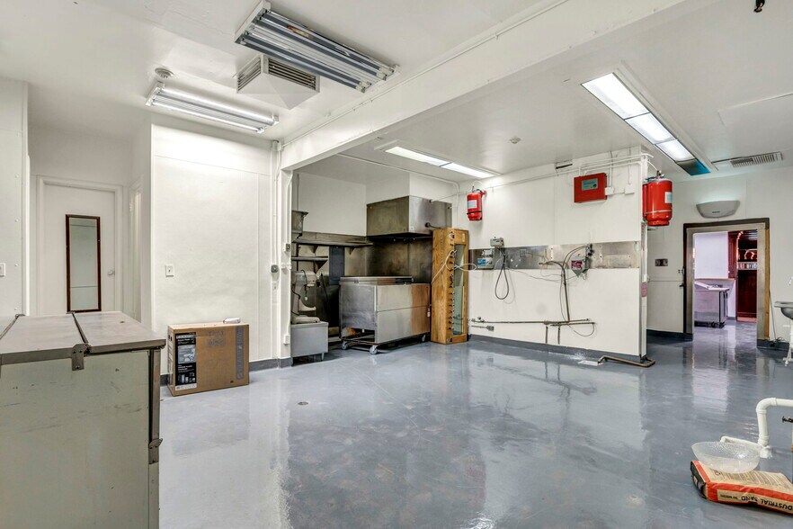 More Photos Of 1555 S Wells Ave, Reno Restaurant For Sale