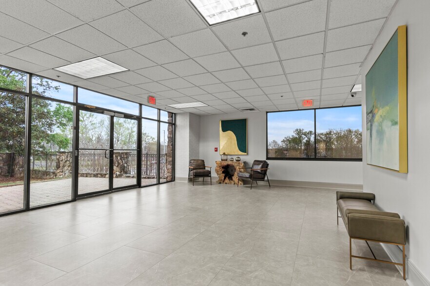 More Photos Of 215 Wynn Dr, Huntsville Office For Lease