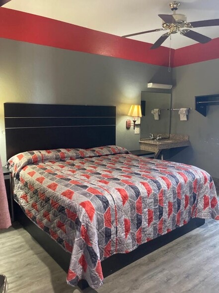 More Photos Of 9232 N Highway 146, Baytown Trailer Camper Park For Sale