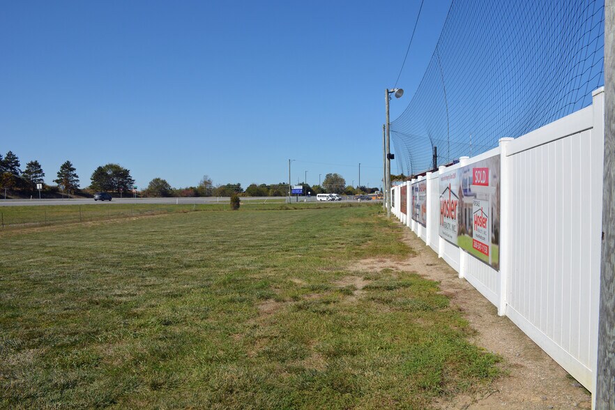 More Photos Of 555 Ohio st, Kendallville Land For Sale