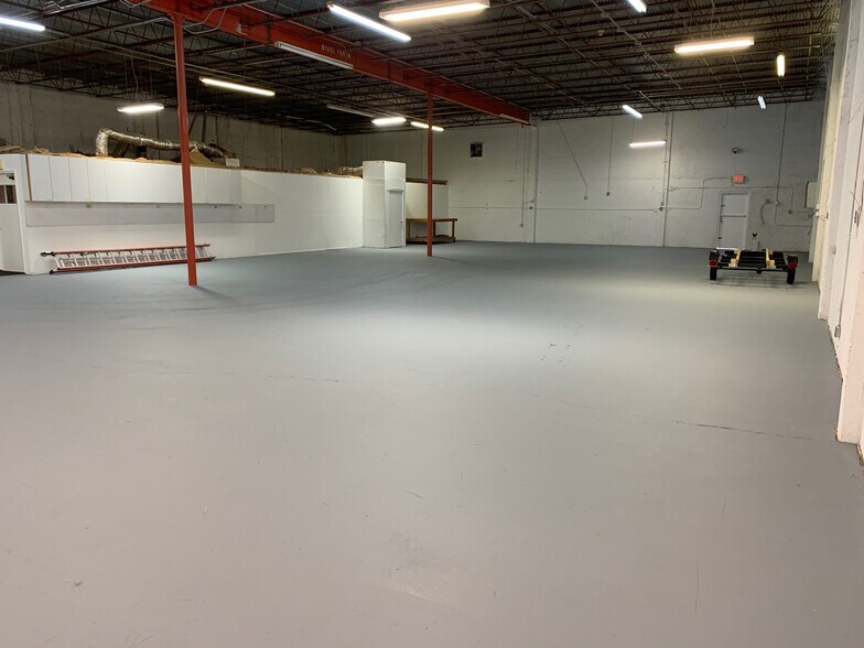 More Photos Of 5431 NW 15th St, Margate Service For Lease