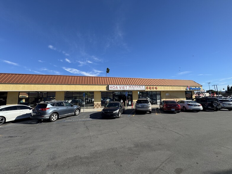 More Photos Of 21001-21015 Sherman Way, Canoga Park Freestanding For Lease