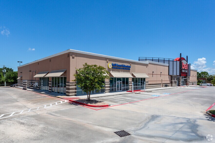 More Photos Of , Pasadena General Retail For Sale