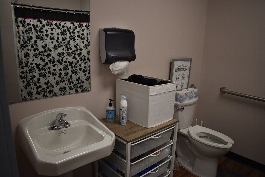 More Photos Of 520 Lew Dewitt Blvd, Waynesboro Medical For Lease