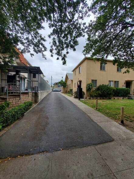 More Photos Of 327 Riverdale Dr, Glendale Apartments For Sale