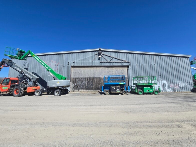 More Photos Of 1987 Robertson Rd, Ottawa Industrial For Lease