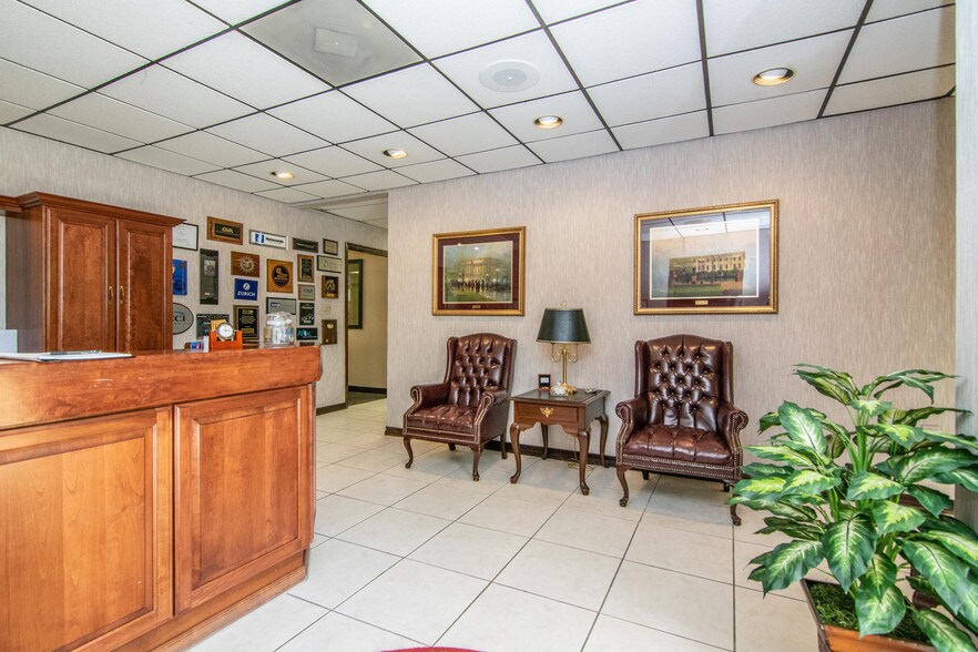 More Photos Of 13080 S Belcher Rd, Largo Office For Lease