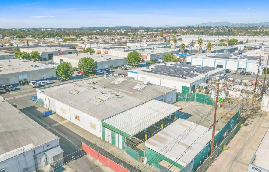 More Photos Of 1812-1818 N Orangethorpe Park, Anaheim Warehouse For Lease