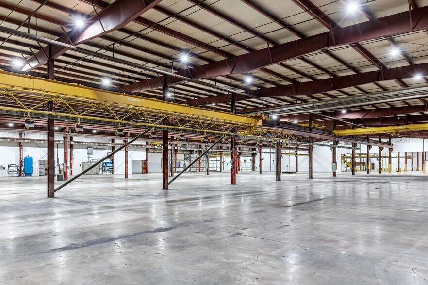 More Photos Of 1402 E Veterans Memorial Pky, Warrenton Manufacturing For Sale