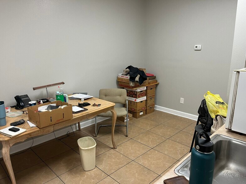 More Photos Of 2400 W Herman St, Pensacola Warehouse For Sale