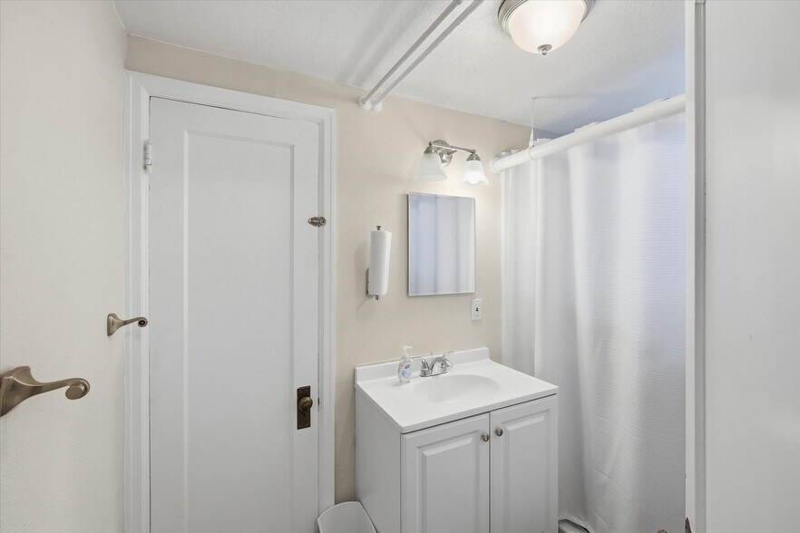 More Photos Of 105 W 200 N, Logan Office For Sale