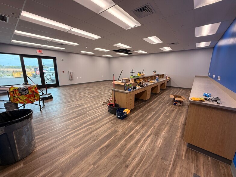 More Photos Of Ko'oloa'ula Street, Kapolei Warehouse For Lease