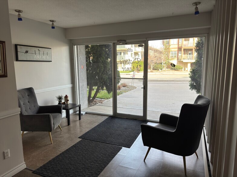 More Photos Of 1880 Pandosy St, Kelowna Apartments For Sale