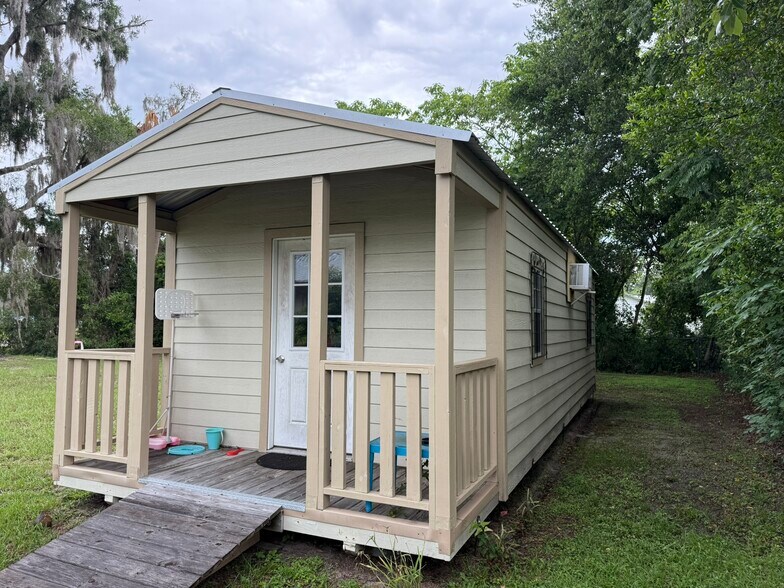 More Photos Of 20785 W McKinney Ave, Dunnellon Office For Sale